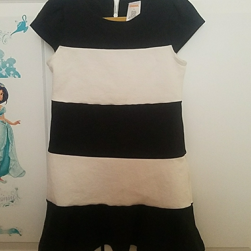 Girls black and white dress